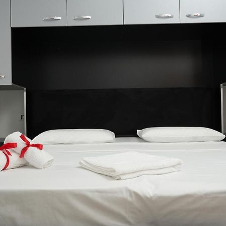 Merry'S Apartment Durres Exterior photo