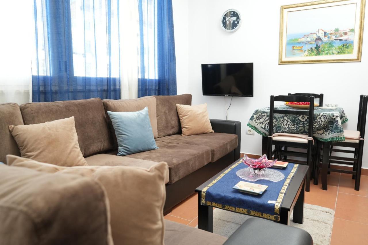 Merry'S Apartment Durres Exterior photo